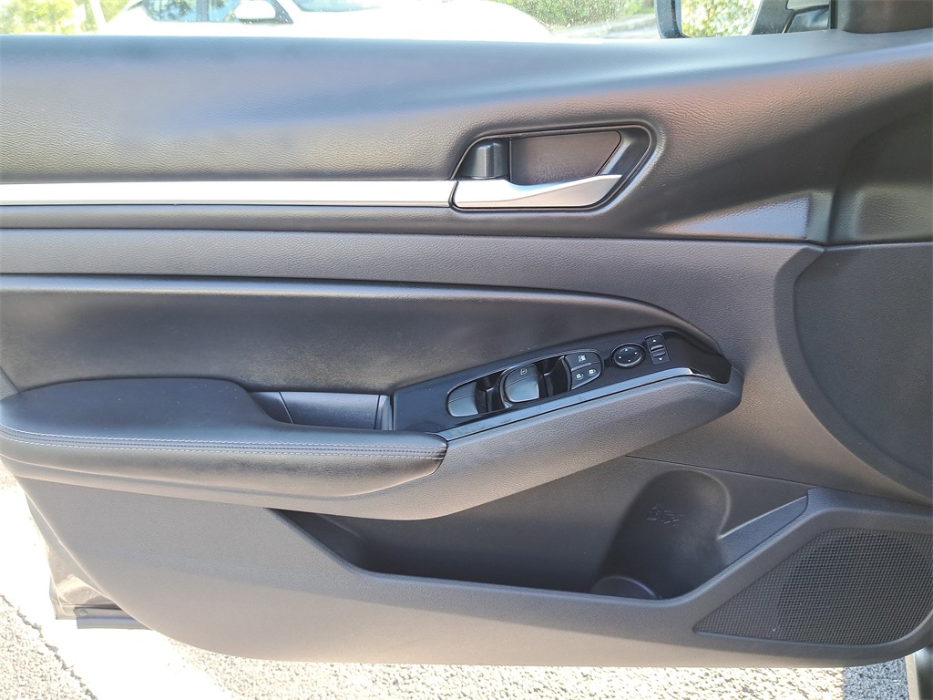 2023 Nissan Altima 2.5 SV photo 21