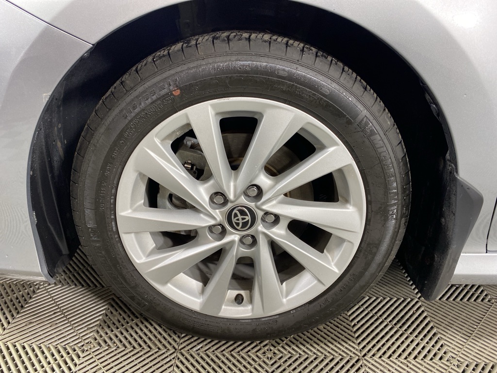 2022 Toyota Camry LE photo 11