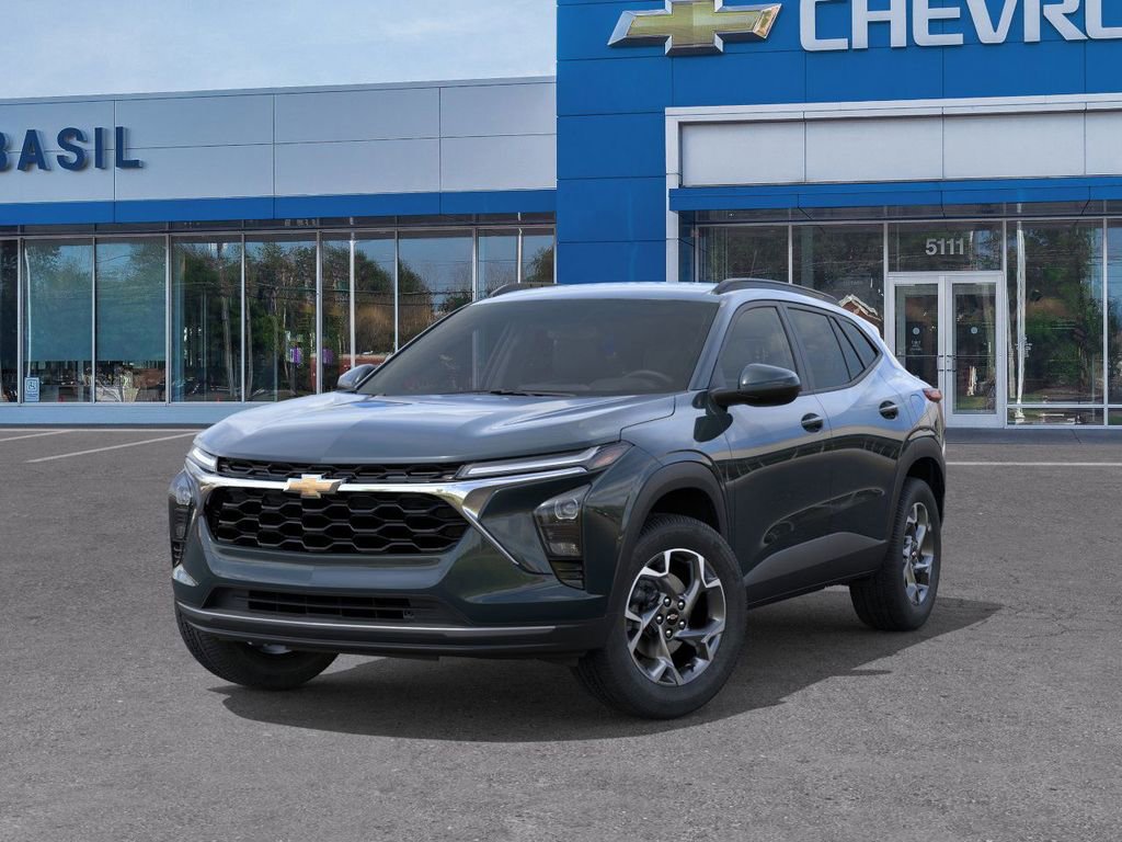 2025 Chevrolet Trax LT photo 3