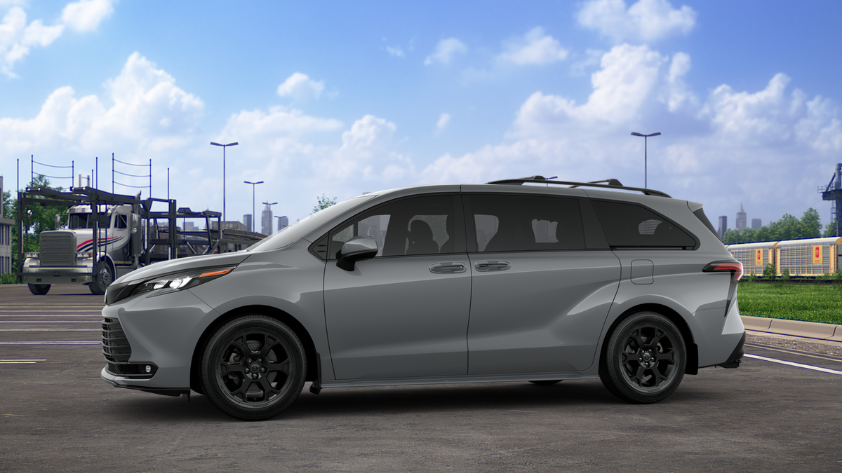 2025 Toyota Sienna Woodland Edition photo 3