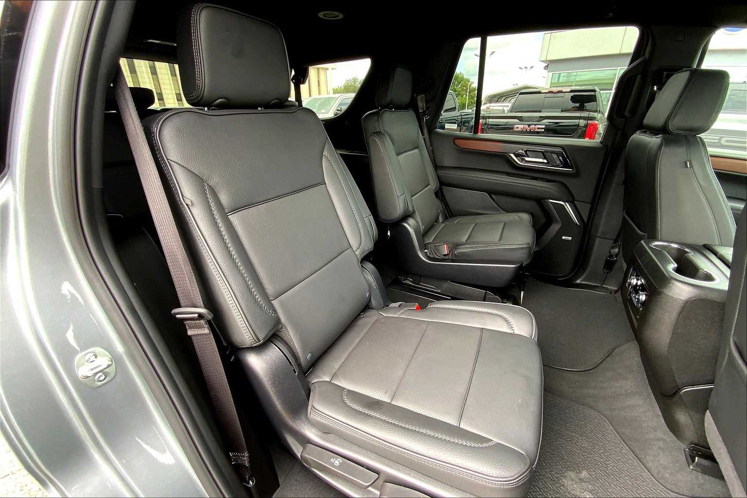 2025 Gmc Yukon Denali photo 35