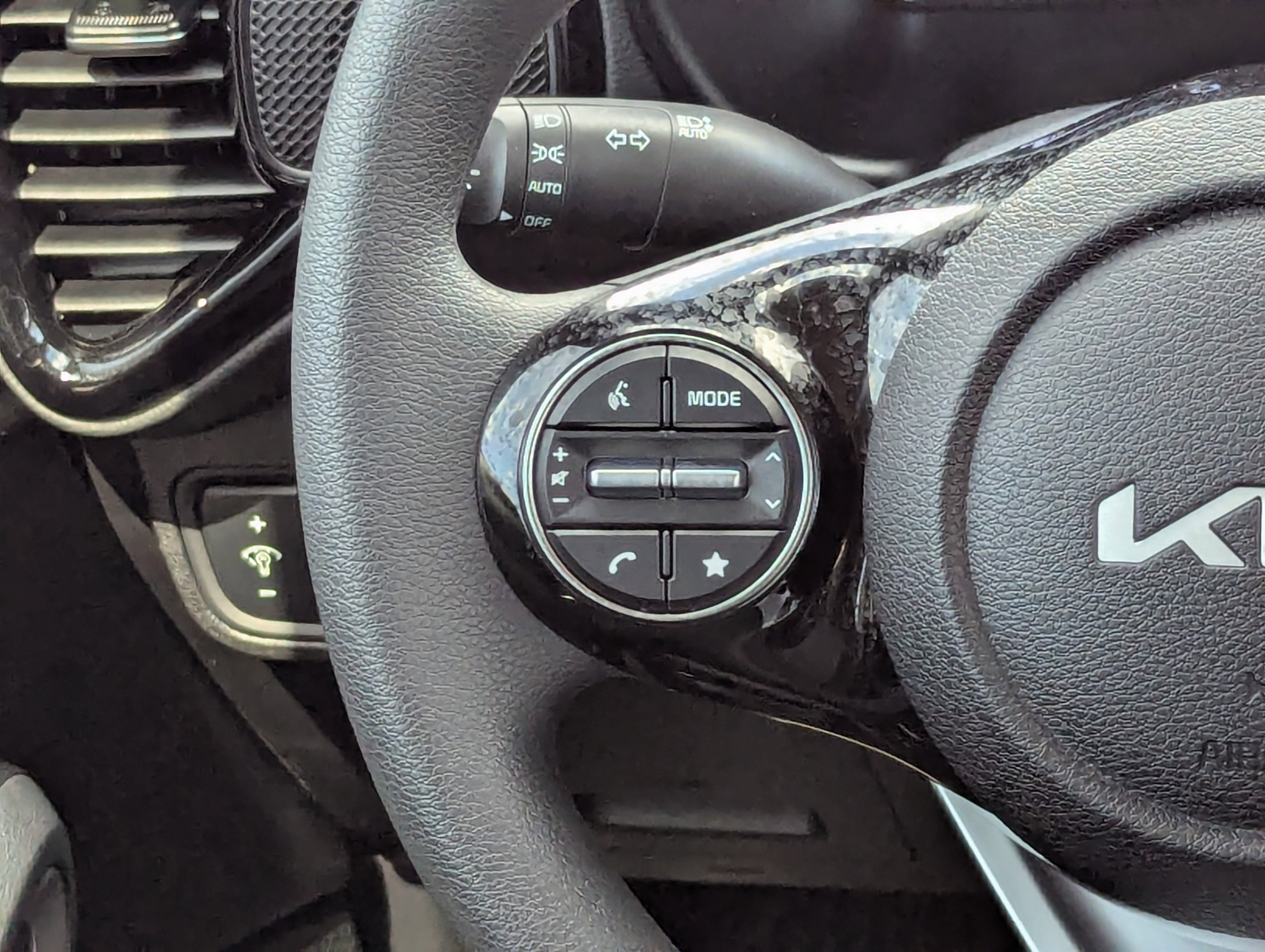 2025 Kia Soul S photo 2