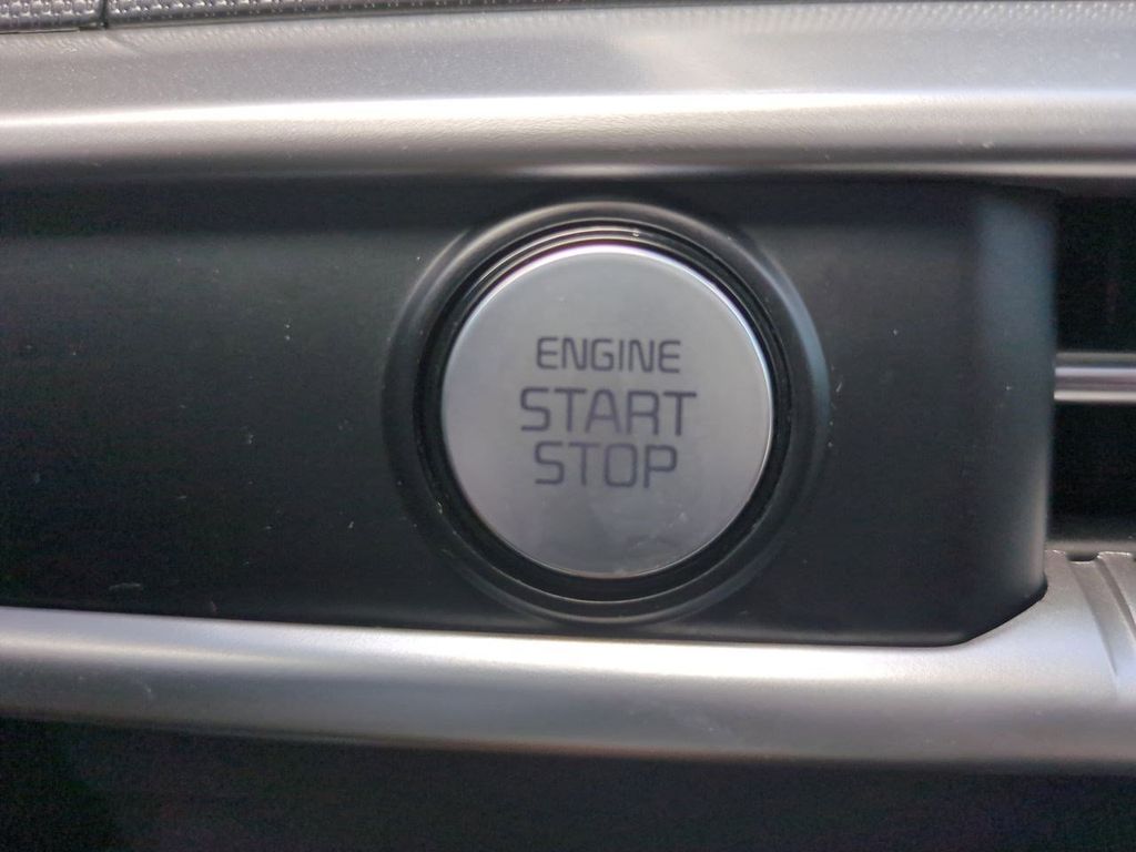 2022 Kia K5 GT-Line photo 27