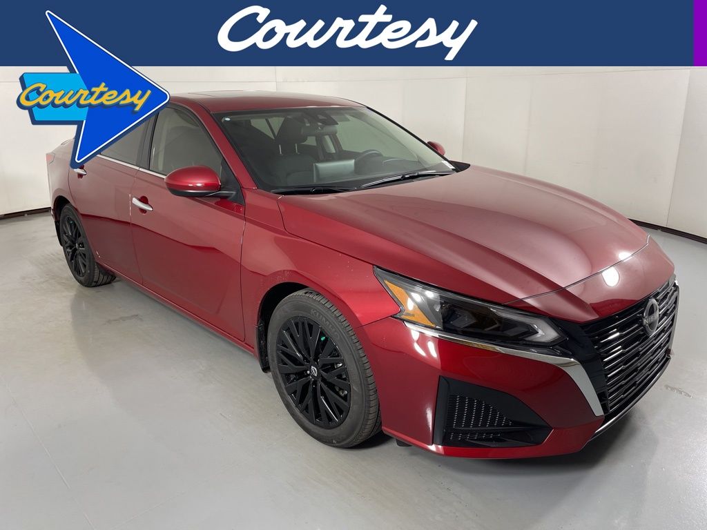 2025 Nissan Altima SV's photo