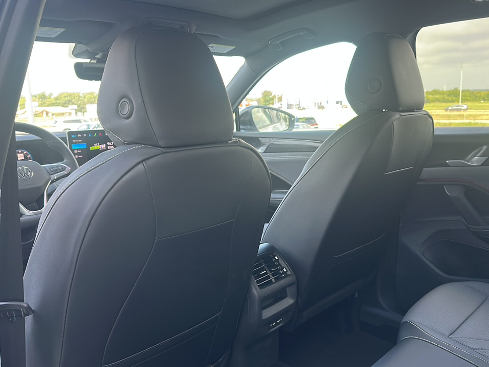 2025 Volkswagen Tiguan SE R-Line Black photo 9