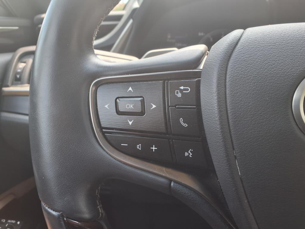 2021 Lexus ES 350 photo 21
