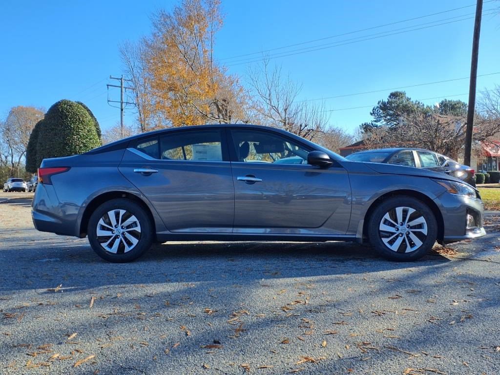 2025 Nissan Altima 2.5 S photo 5