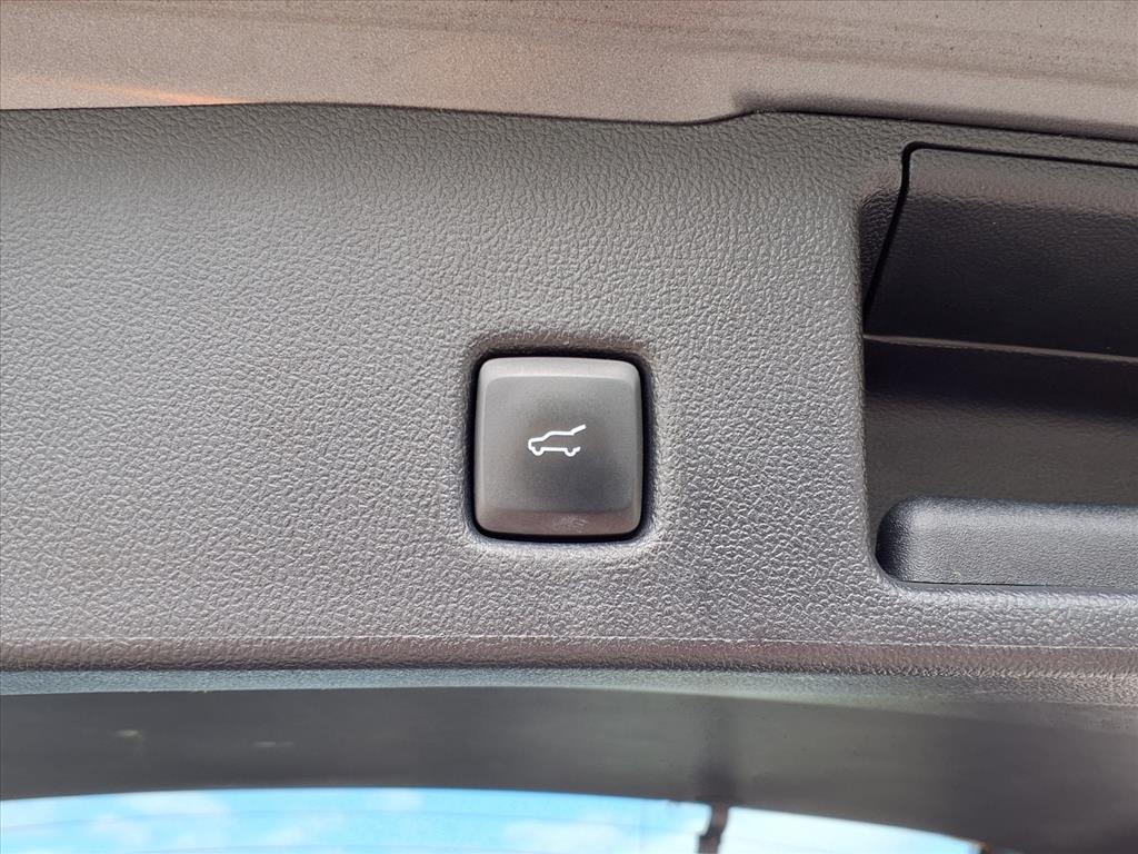 2022 Ford Escape Titanium photo 25