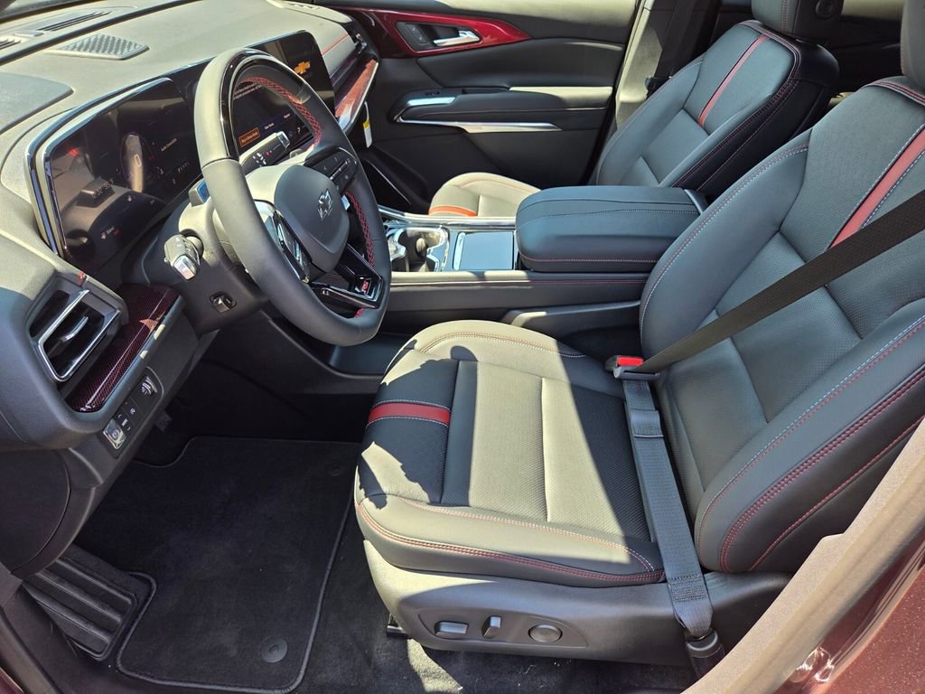 2026 Chevrolet Traverse RS photo 2