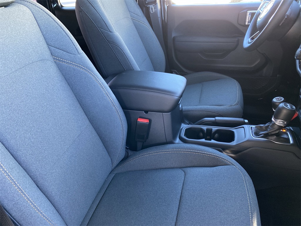 2025 Jeep Wrangler Sport photo 35