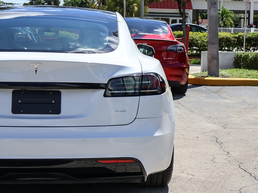 2022 Tesla Model S photo 10