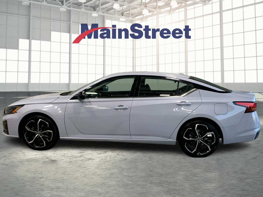 Used 2023 Nissan Altima SR with VIN 1N4BL4CV9PN417151 for sale in Kansas City