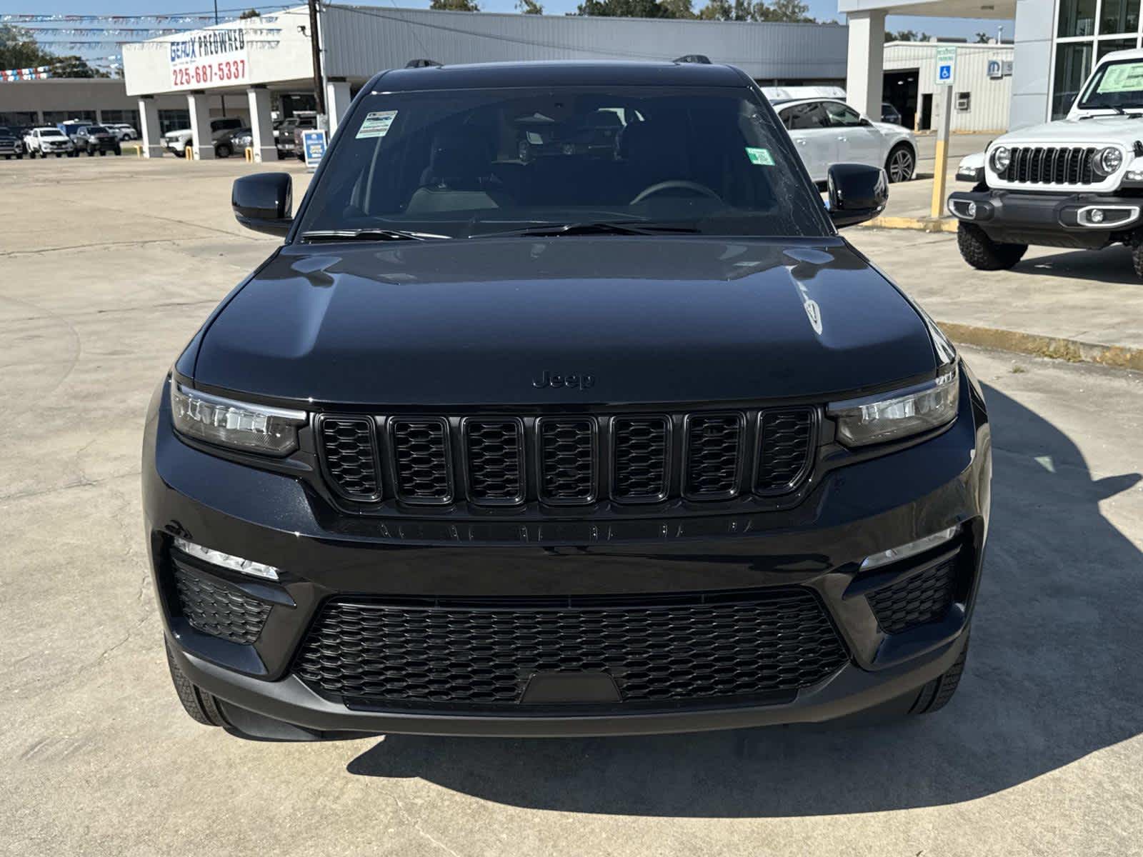 2025 Jeep Grand Cherokee Limited photo 2