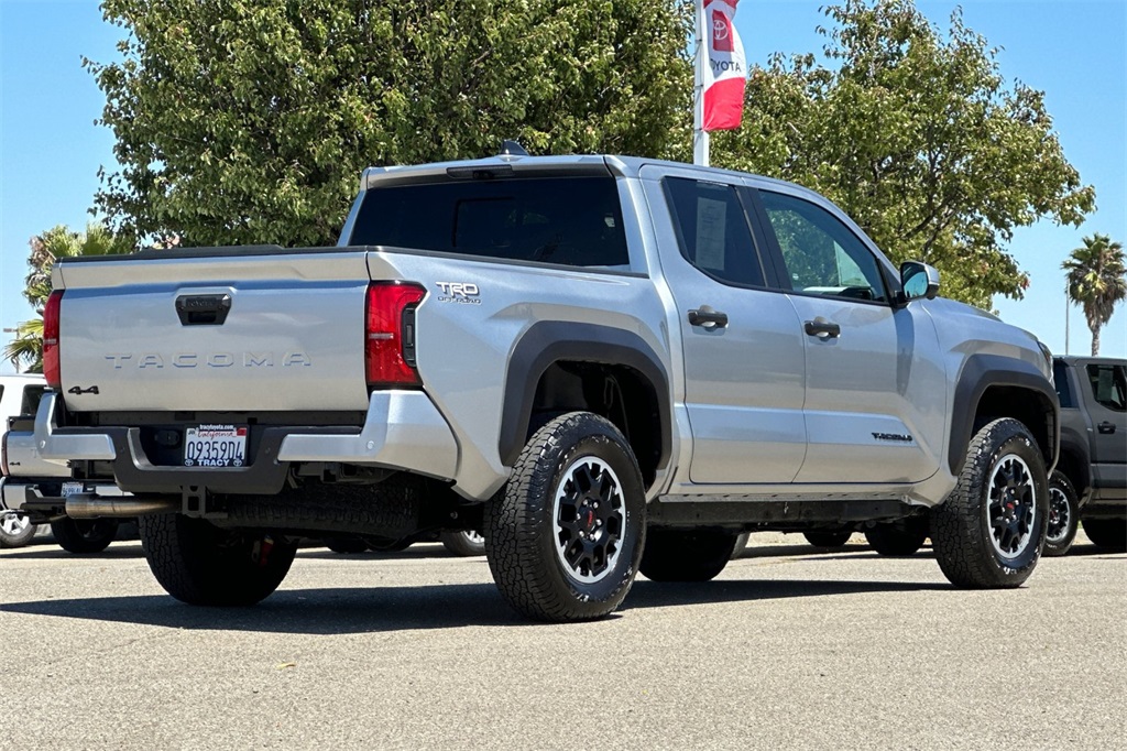 2025 Toyota Tacoma TRD Off-Road photo 4