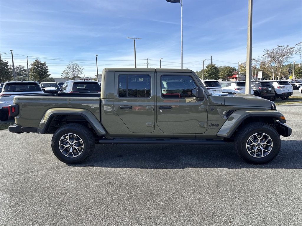 2025 Jeep Gladiator Sport S photo 2