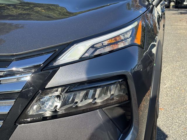 2026 Nissan Rogue SV photo 10