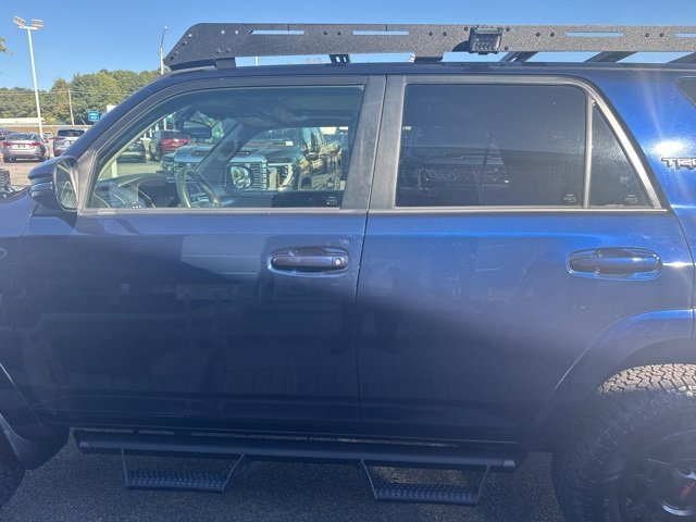 2018 Toyota 4Runner TRD Off-Road Premium photo 26