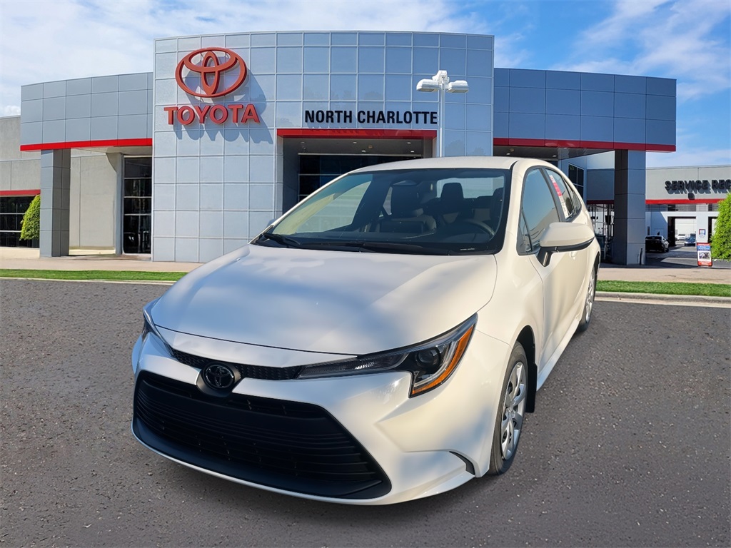 2025 Toyota Corolla LE photo 3