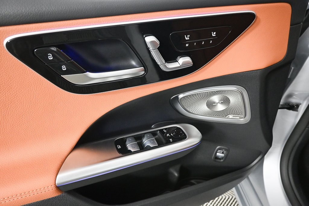 2025 Mercedes Benz C 300 photo 8
