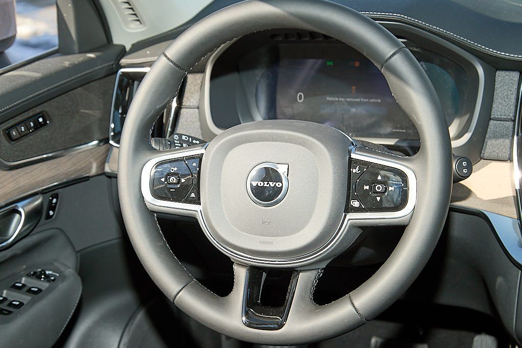 2026 VOLVO XC90 - Image 26