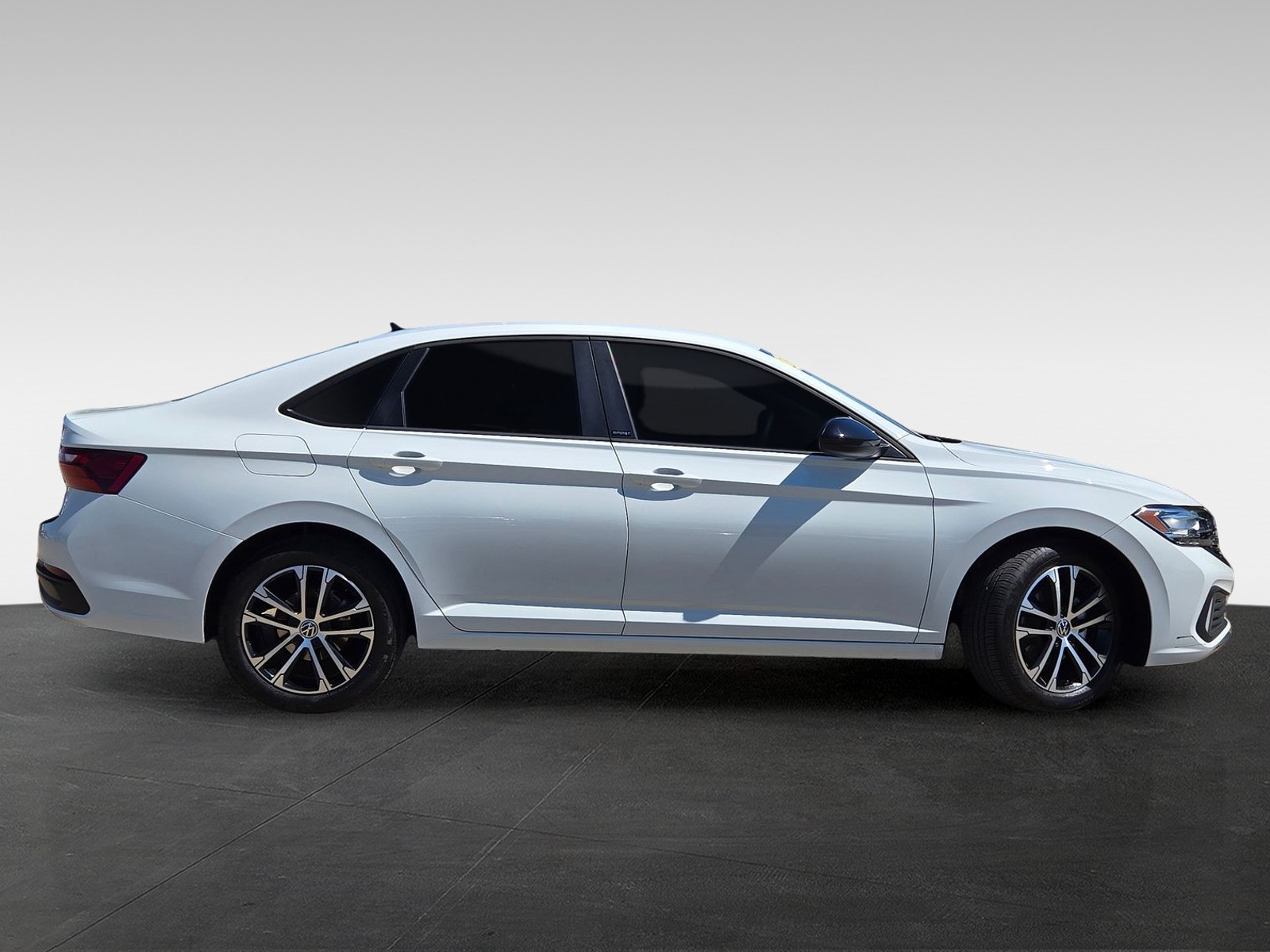 2024 Volkswagen Jetta 1.5T Sport photo 3