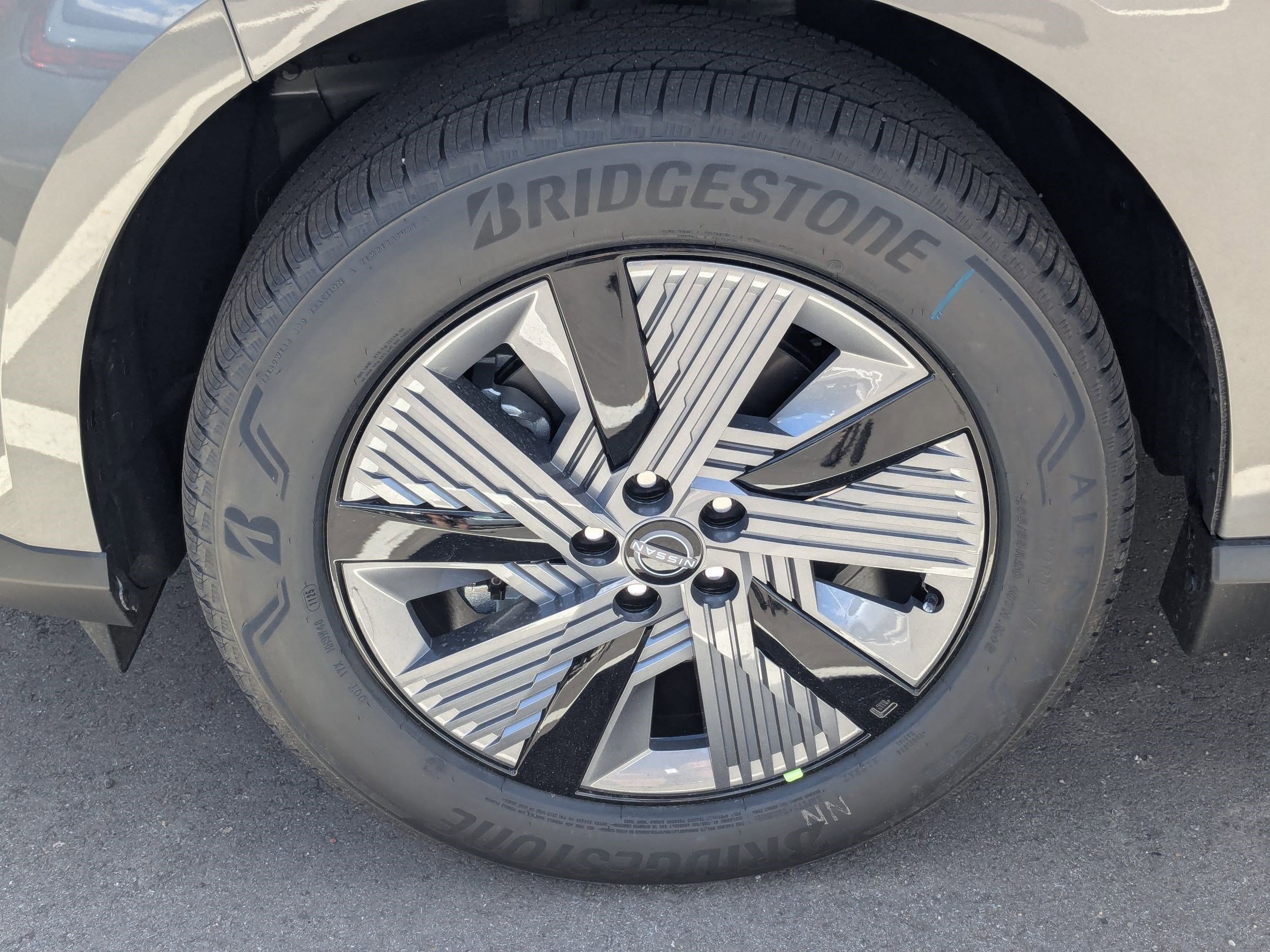 2025 Nissan Murano SL photo 9