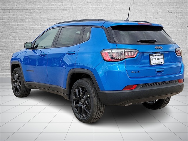 2026 Jeep Compass Latitude Altitude photo 3