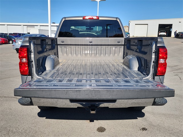 2017 Chevrolet Silverado 1500 LT photo 4