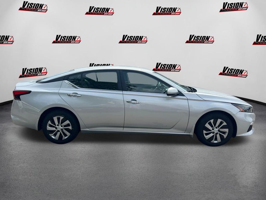 2022 Nissan Altima 2.5 S photo 4