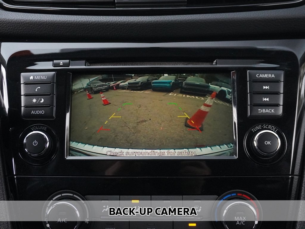 2019 Nissan Rogue Sport S photo 3