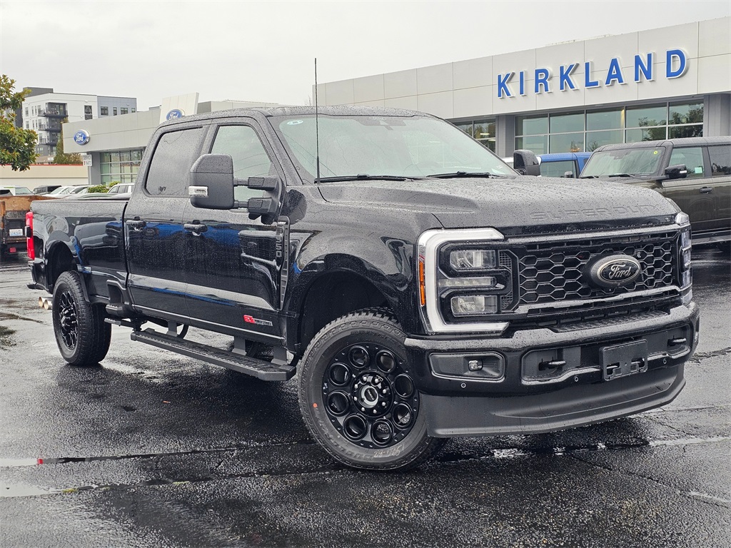 2025 Ford F-350 Super Duty Lariat's photo