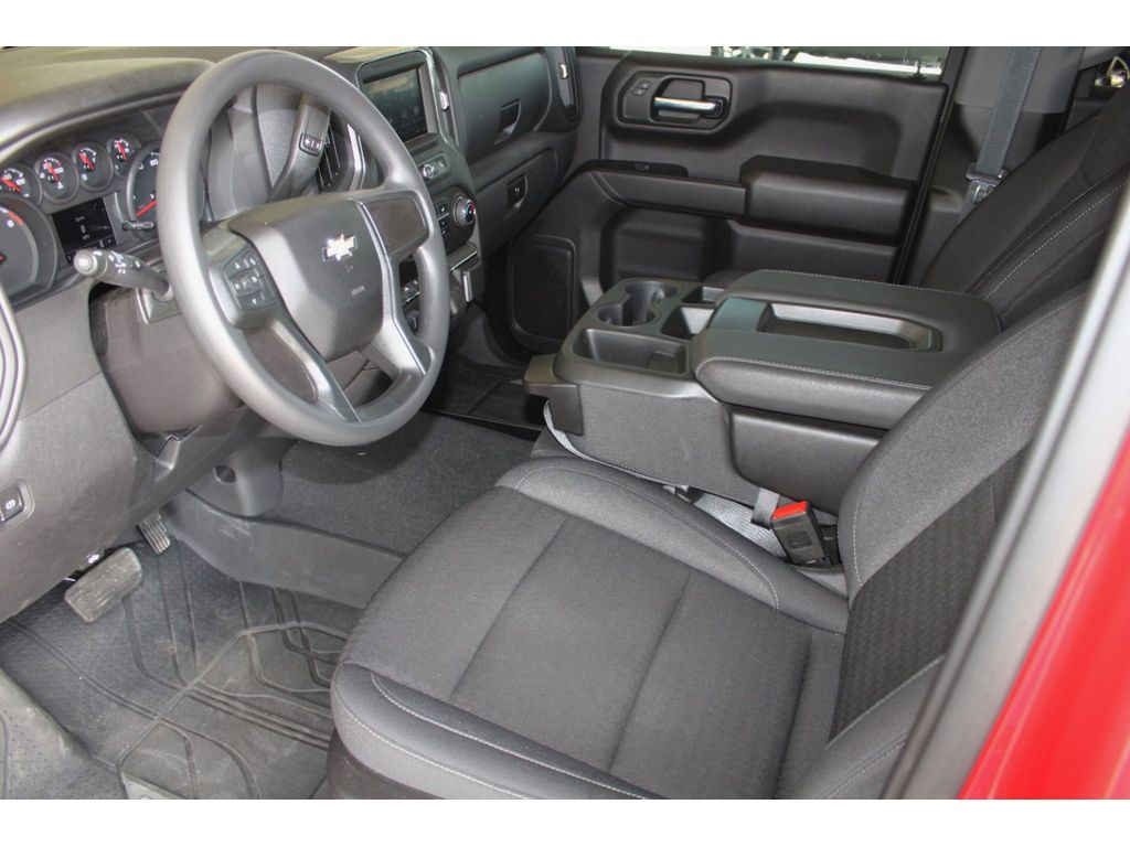 2024 Chevrolet Silverado 1500 Custom photo 3