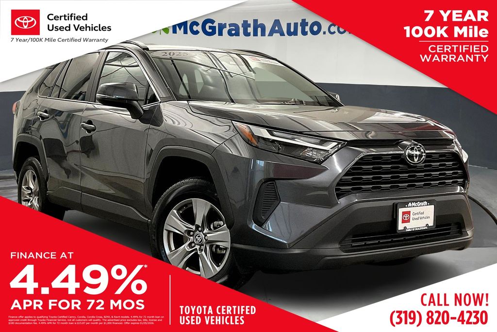 2025 Toyota RAV4 XLE's photo