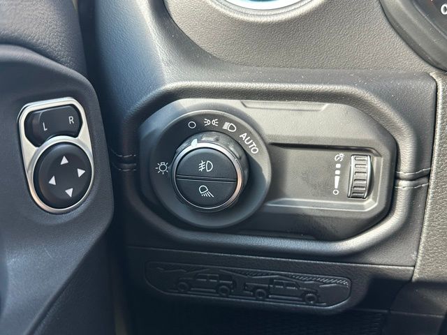 2025 Jeep Gladiator Sport photo 16
