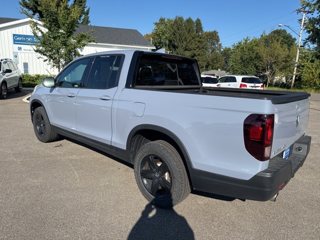 2023 Honda Ridgeline Black Edition photo 10