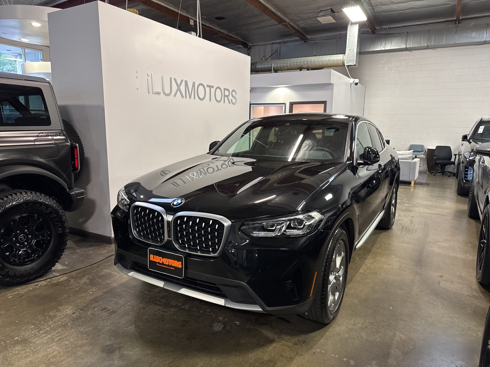 2023 BMW X4 30i's photo
