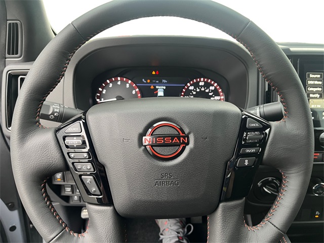 2025 Nissan Frontier Crew Cab PRO-4X photo 9