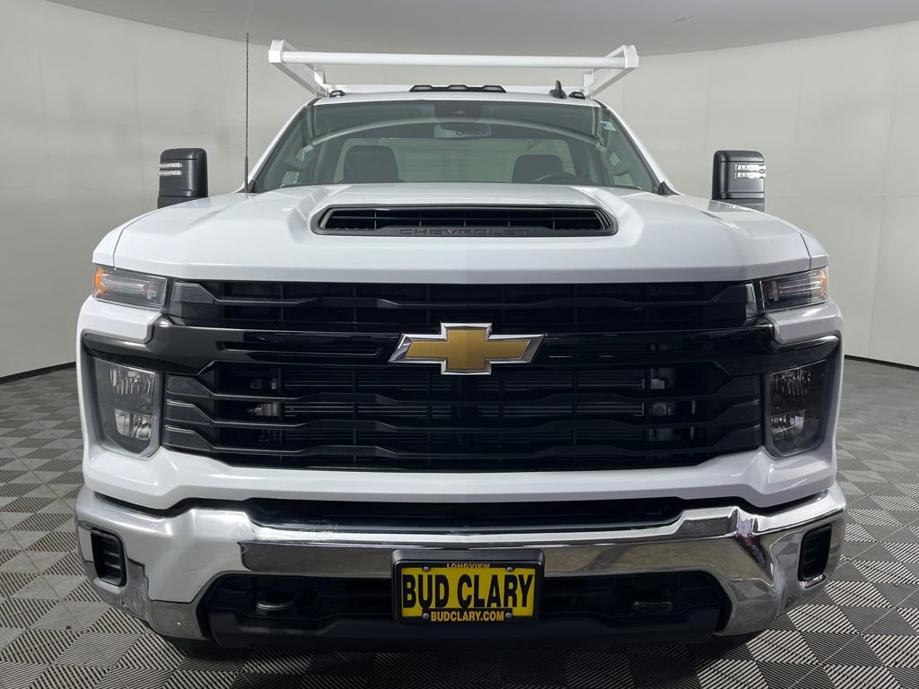 2025 Chevrolet Silverado 3500HD Work Truck photo 2