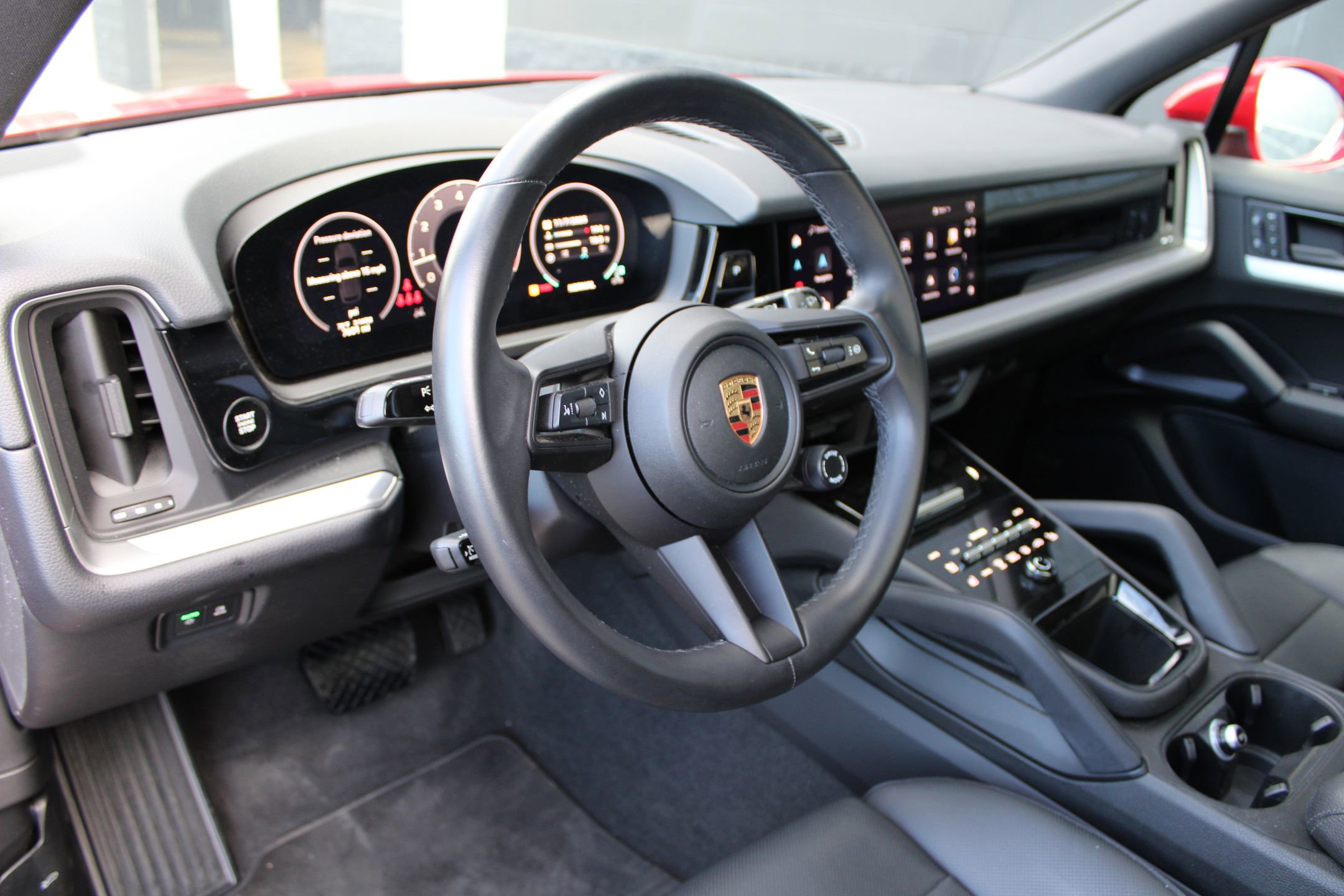 2024 Porsche Cayenne photo 4