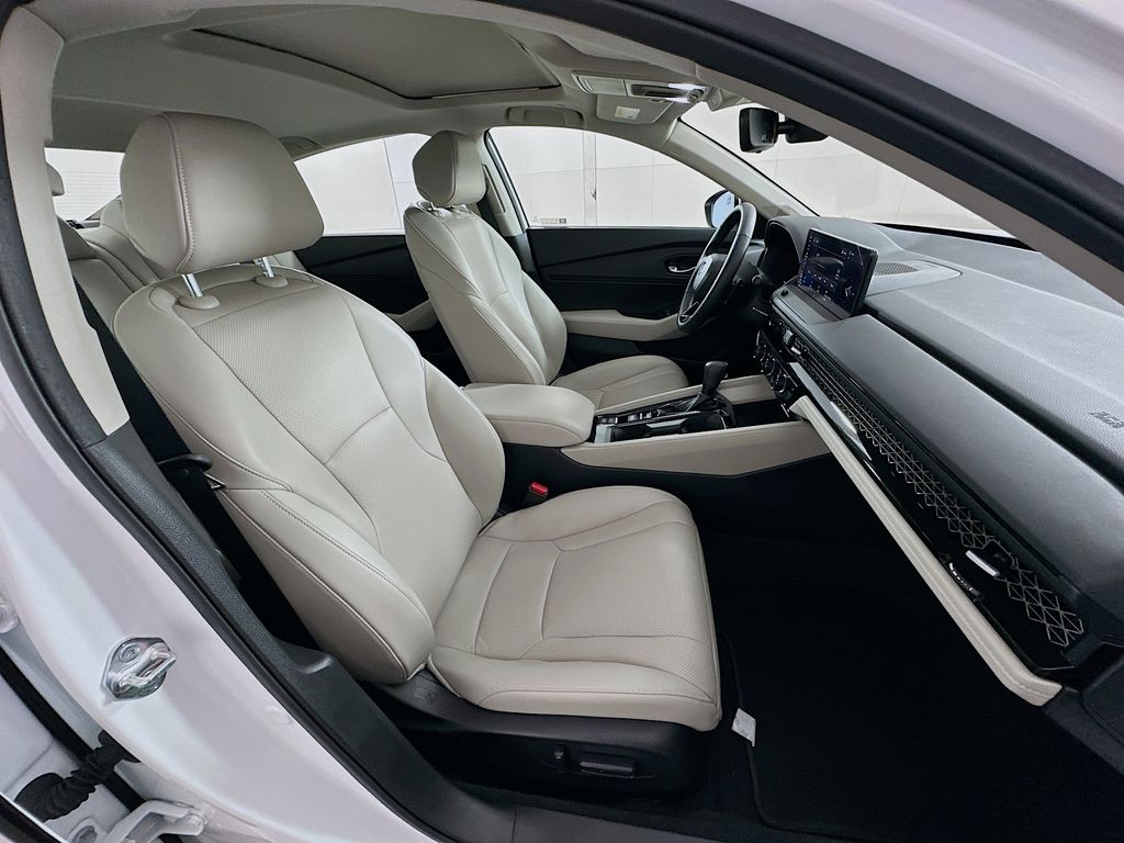 2025 Honda Accord Hybrid EX-L photo 25