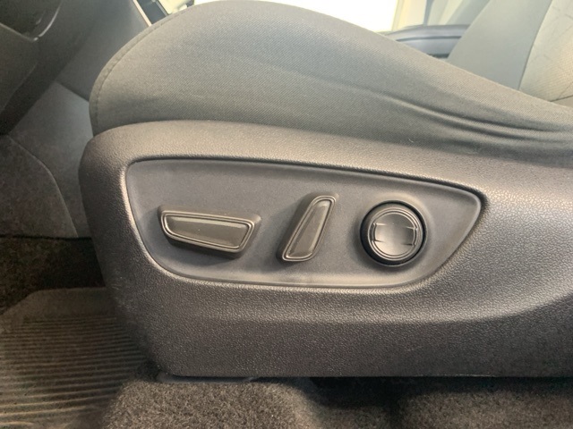 2021 Toyota RAV4 XLE photo 21