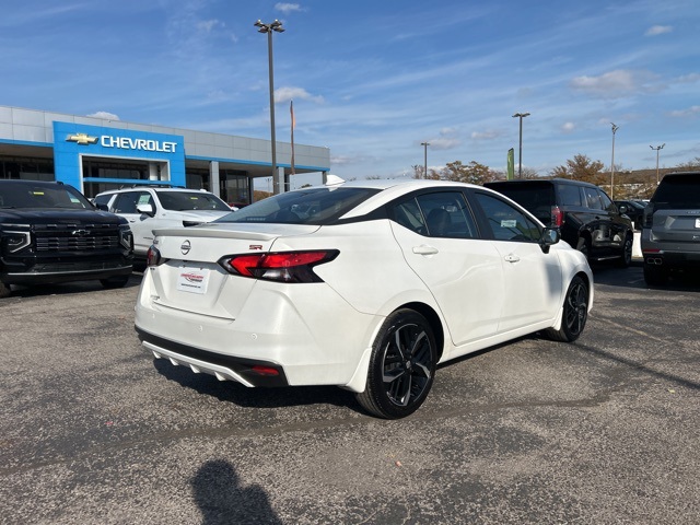 2024 Nissan Versa SR photo 3