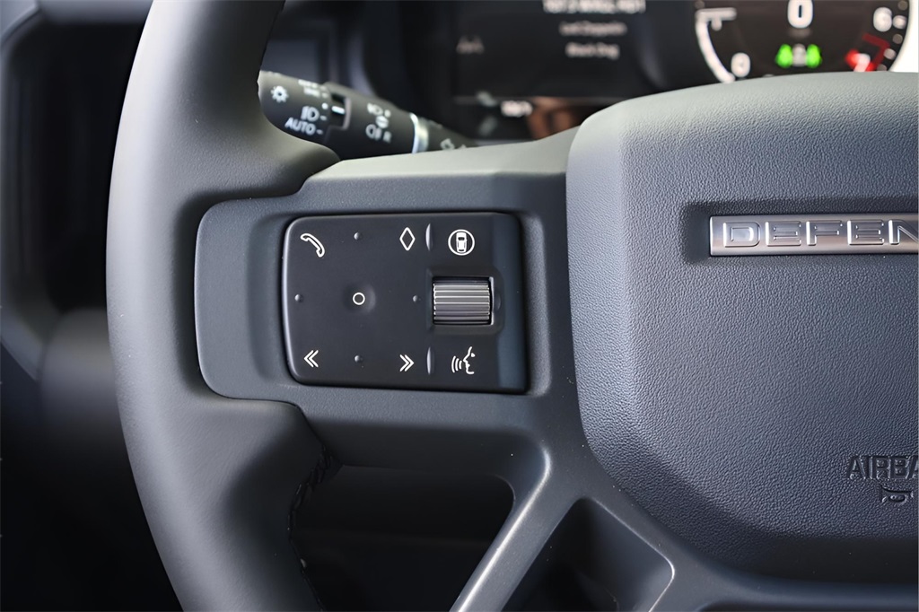2025 Land Rover Defender 110 S photo 16