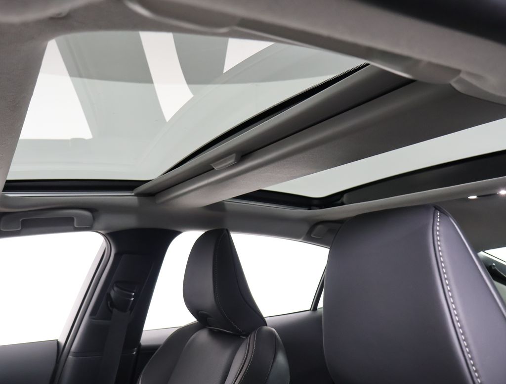 2024 Toyota Prius Limited photo 15