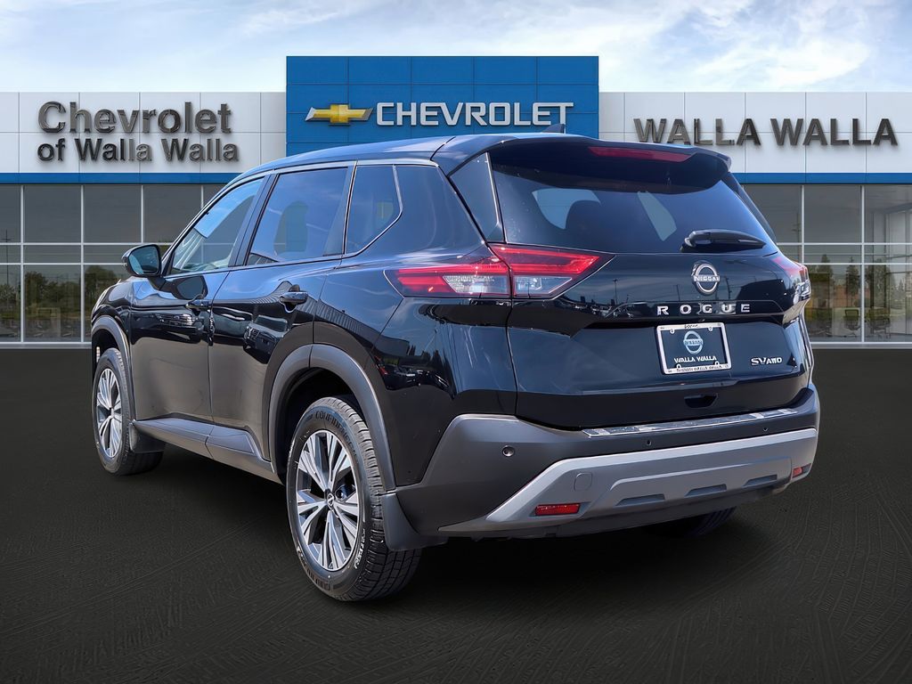 2022 Nissan Rogue SV photo 4