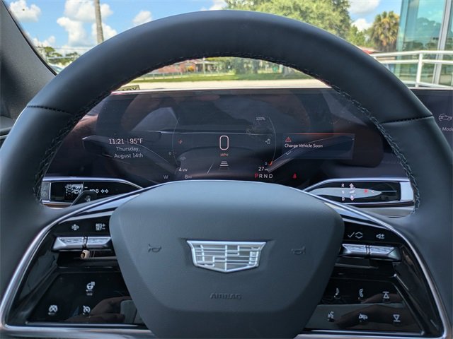 2025 Cadillac Lyriq Luxury photo 25