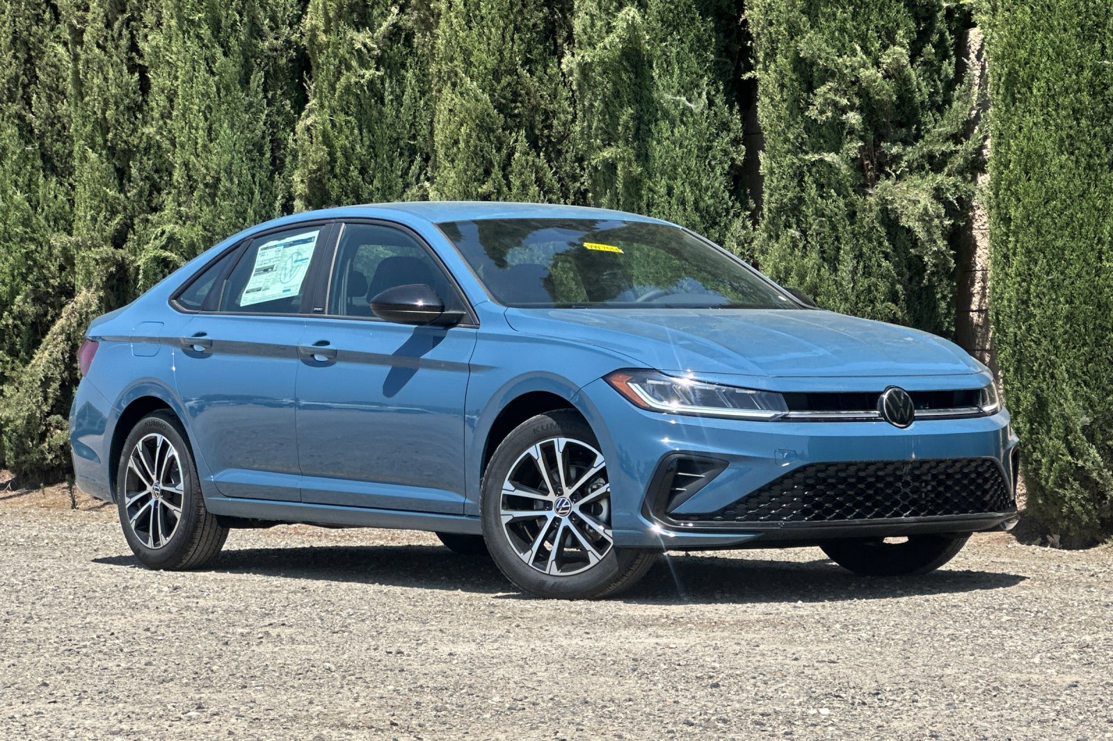 2025 Volkswagen Jetta Sport photo 2
