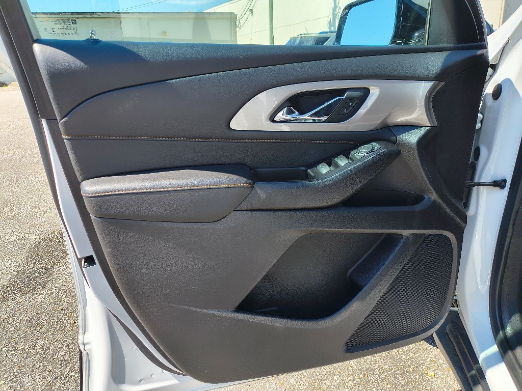 2021 Chevrolet Traverse LS photo 14