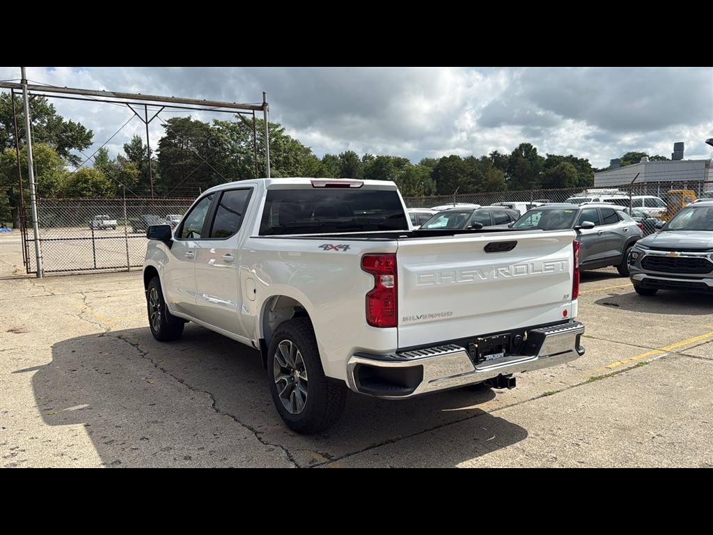 2026 Chevrolet Silverado 1500 LT photo 4