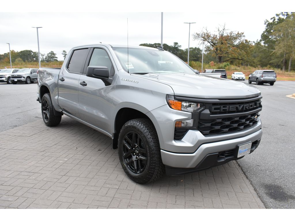 2025 Chevrolet Silverado 1500 Custom photo 4